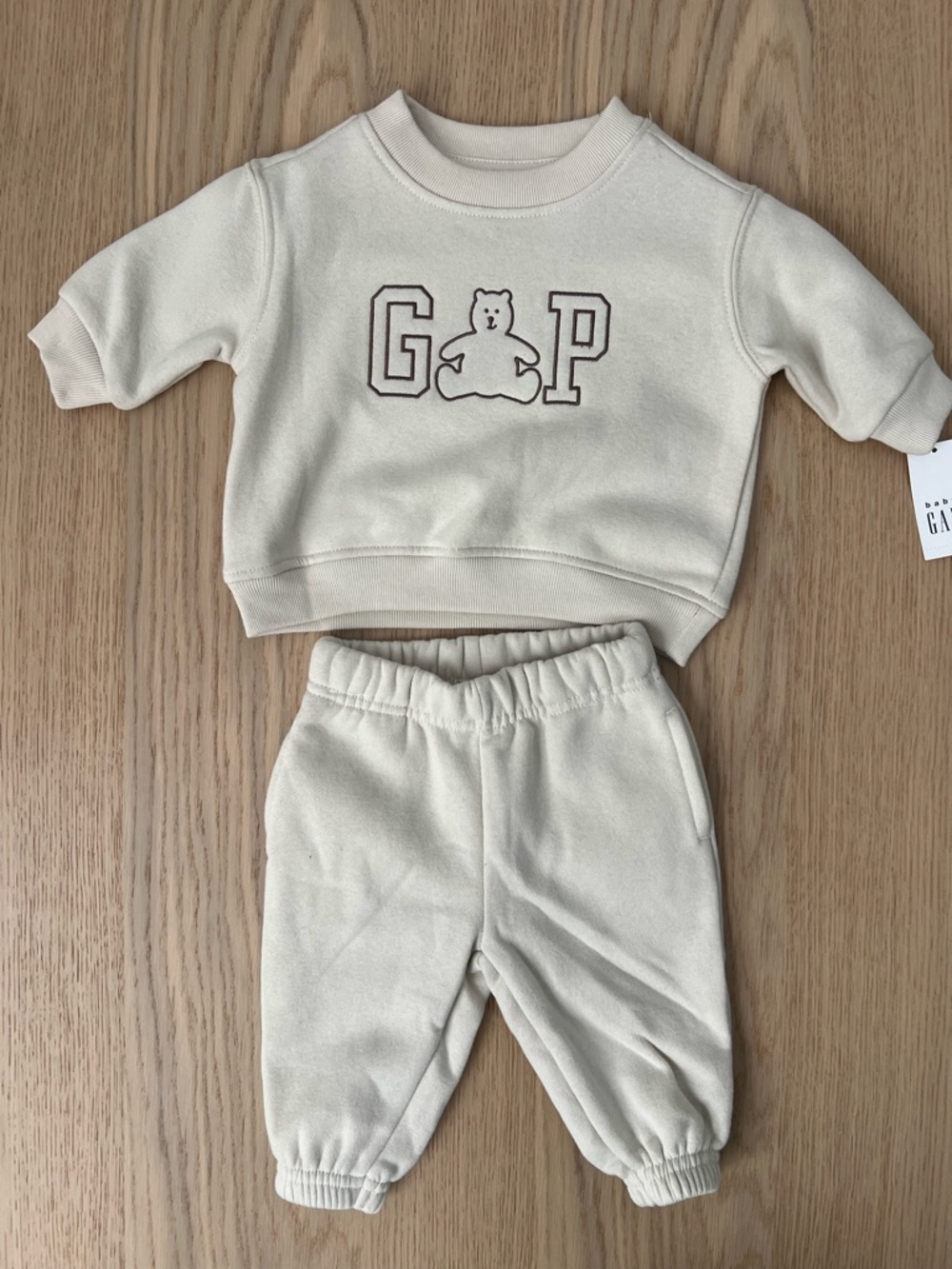 GAP Cream Sweatshirt and Joggers Set with Teddy Logo